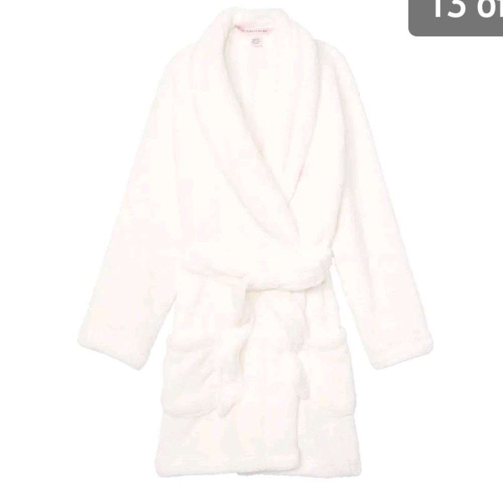 Victoria's Secret Cozy Plush Short Robe with Belt, Size M/L White